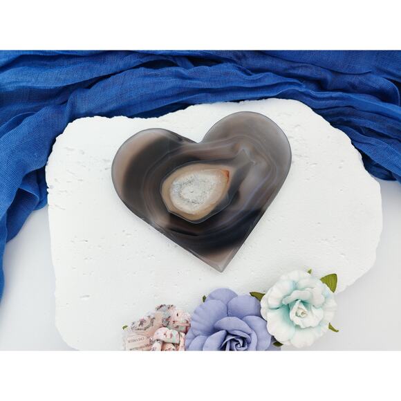 Druzy Agate Flat Heart Crystal Carving - Picture 4 of 7